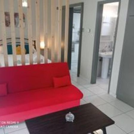 Lemon - Happyhostgr - Downtown Apartment Volos Eksteriør billede
