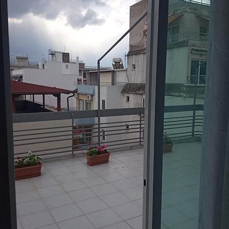 Lemon - Happyhostgr - Downtown Apartment Volos Eksteriør billede