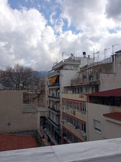 Lemon - Happyhostgr - Downtown Apartment Volos Eksteriør billede